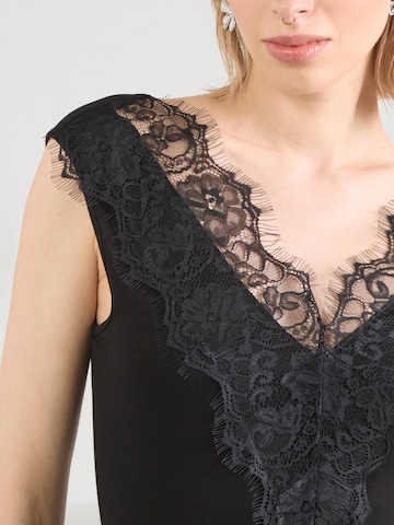 ABOUT YOU Top 'Giselle' in Schwarz
