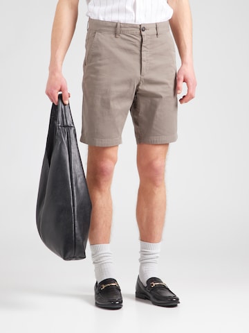 BOSS Slimfit Shorts in Beige: Vorderseite