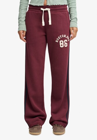 Loosefit Pantalon 'Athletic Essentials' Superdry & Co en rouge : devant