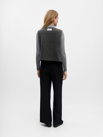 OBJECT - Chaleco 'Ella' en gris