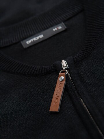 Pullover di Ombre in nero