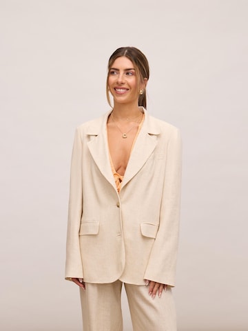 noar studios Блейзер в Бежевый: спереди