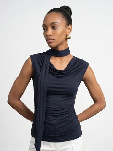 Dilvin Blouse in Blue: front