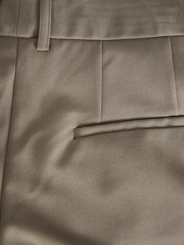 Loosefit Pantaloni con piega frontale 'Mary' di JJXX in grigio