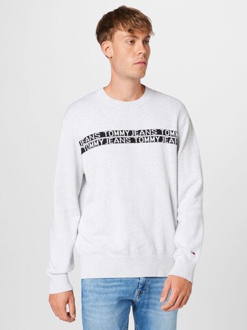 Tommy Jeans Sweater in Grey: front
