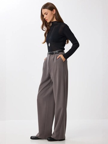 Happiness İstanbul Pleat-Front Pants in Grey