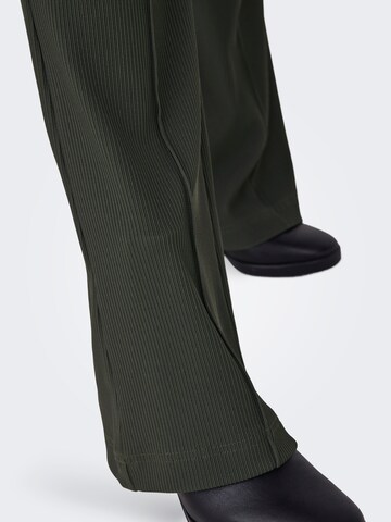 Flared Pantaloni con piega frontale 'ONLSALLY' di ONLY in verde