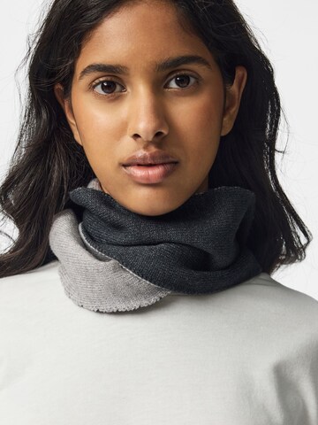 PIECES Scarf in Grey