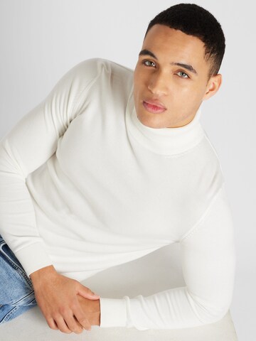 s.Oliver Sweater in White