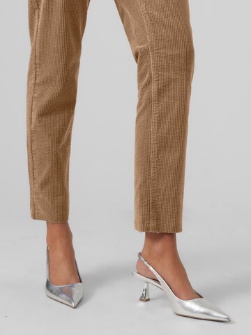 Regular Pantalon 'BRENDA' VERO MODA en beige