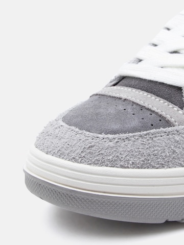 VANS Sneakers 'Hylane' in Grey