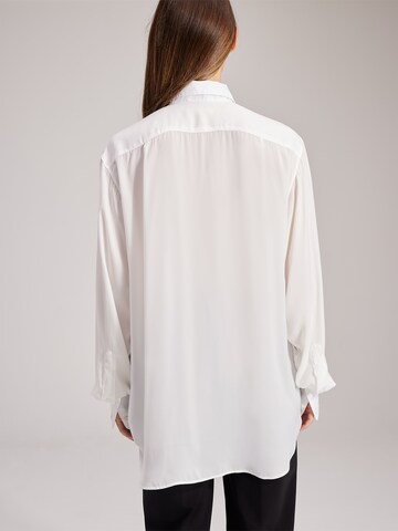 RÆRE by Lorena Rae Blouse 'Erin' in Wit