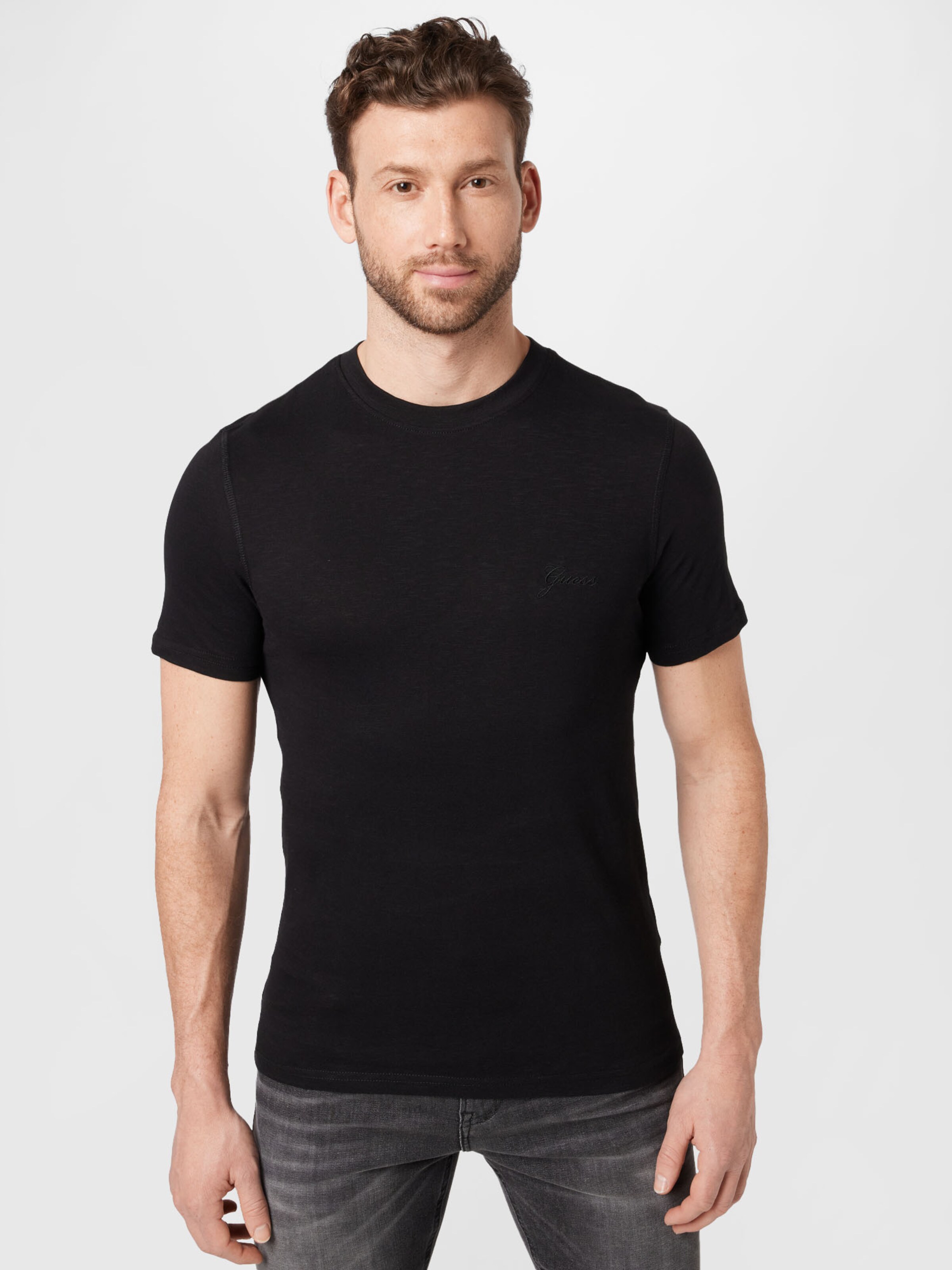 Männer Shirts GUESS T-Shirt in Schwarz - HC77159 Männer Shirts GUESS T-Shirt in Schwarz - HC77159