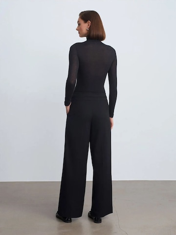 Dilvin Wide leg Pants in Black