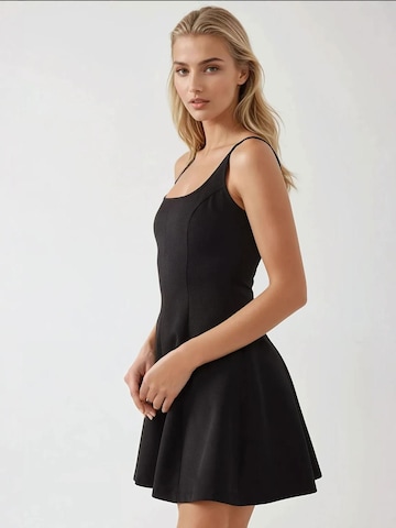 Hiccup Kleid in Schwarz