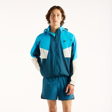 new balance - Chaqueta deportiva en azul: frente
