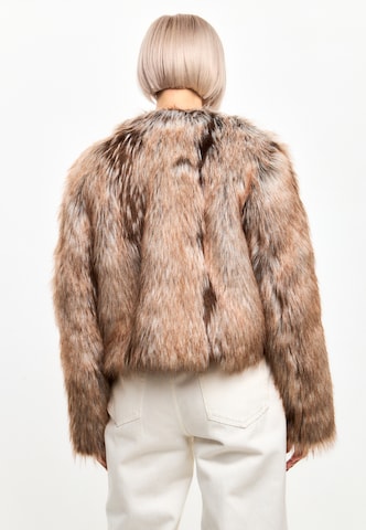 CESARE GASPARI Wintermantel in Bruin