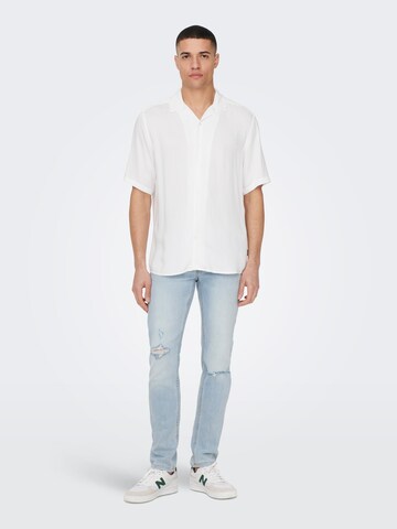 Coupe regular Chemise 'Dash' Only & Sons en blanc