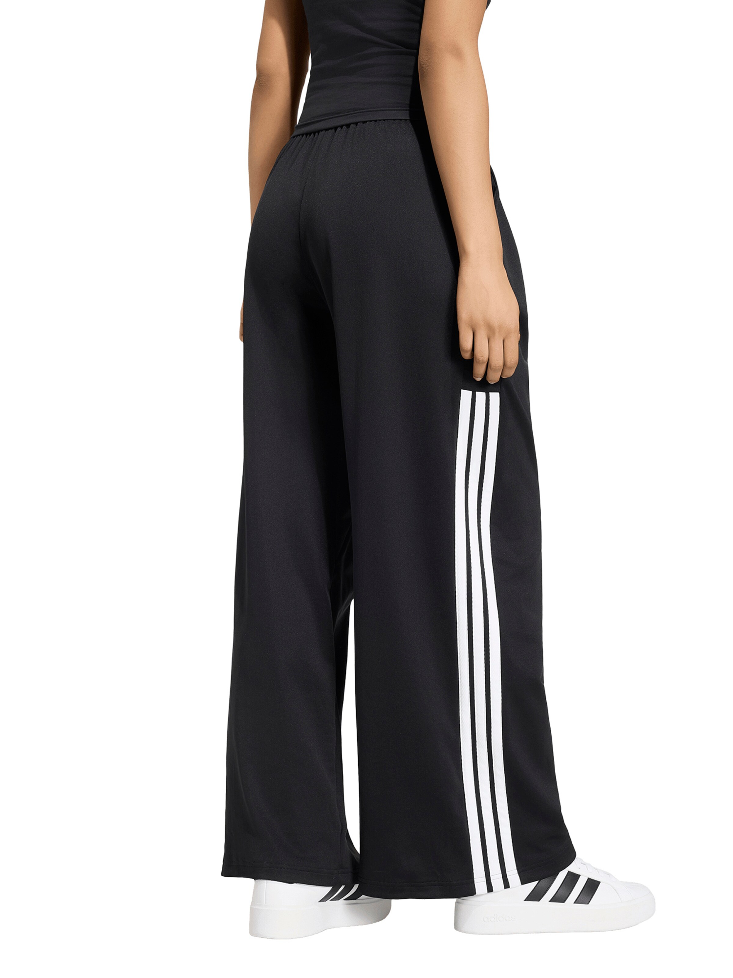 ADIDAS SPORTSWEAR Zvonové kalhoty Sportovní kalhoty 'TIRO' – černá