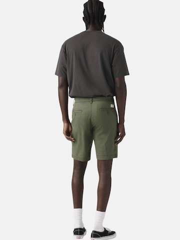 LEVI'S ® Regular Chinohousut 'XX Chino II' värissä vihreä