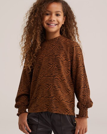 WE Fashion Blouse in Brown: front