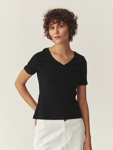 TATUUM - Camiseta 'Fini' en negro: frente