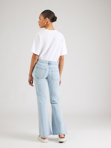 Gina Tricot Flared Jeans in Blauw