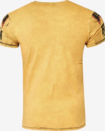 Rusty Neal Cooles T-Shirt aus weicher Baumwolle in Gelb
