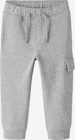 NAME IT - Tapered Pantalón en gris: frente