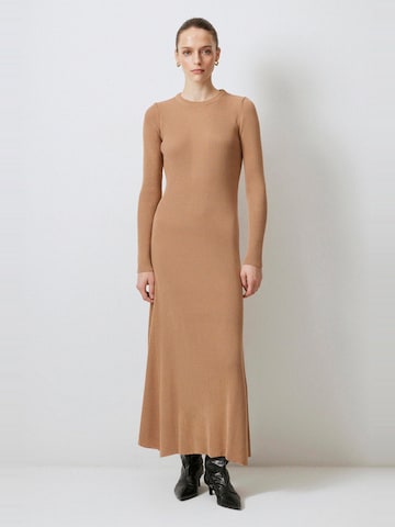 Touche Prive Dress in Beige: front