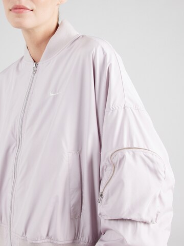 Nike Sportswear Демисезонная куртка 'ESSNTL' в Лиловый