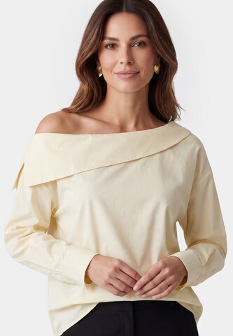Usha - Blusa en amarillo