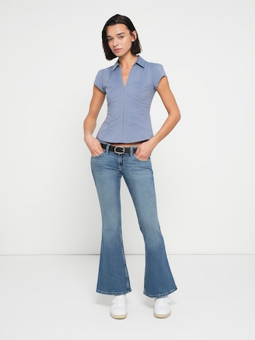HOLLISTER Flared Jeans in Blau