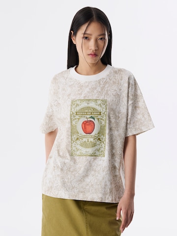Twist Shirt in White: front
