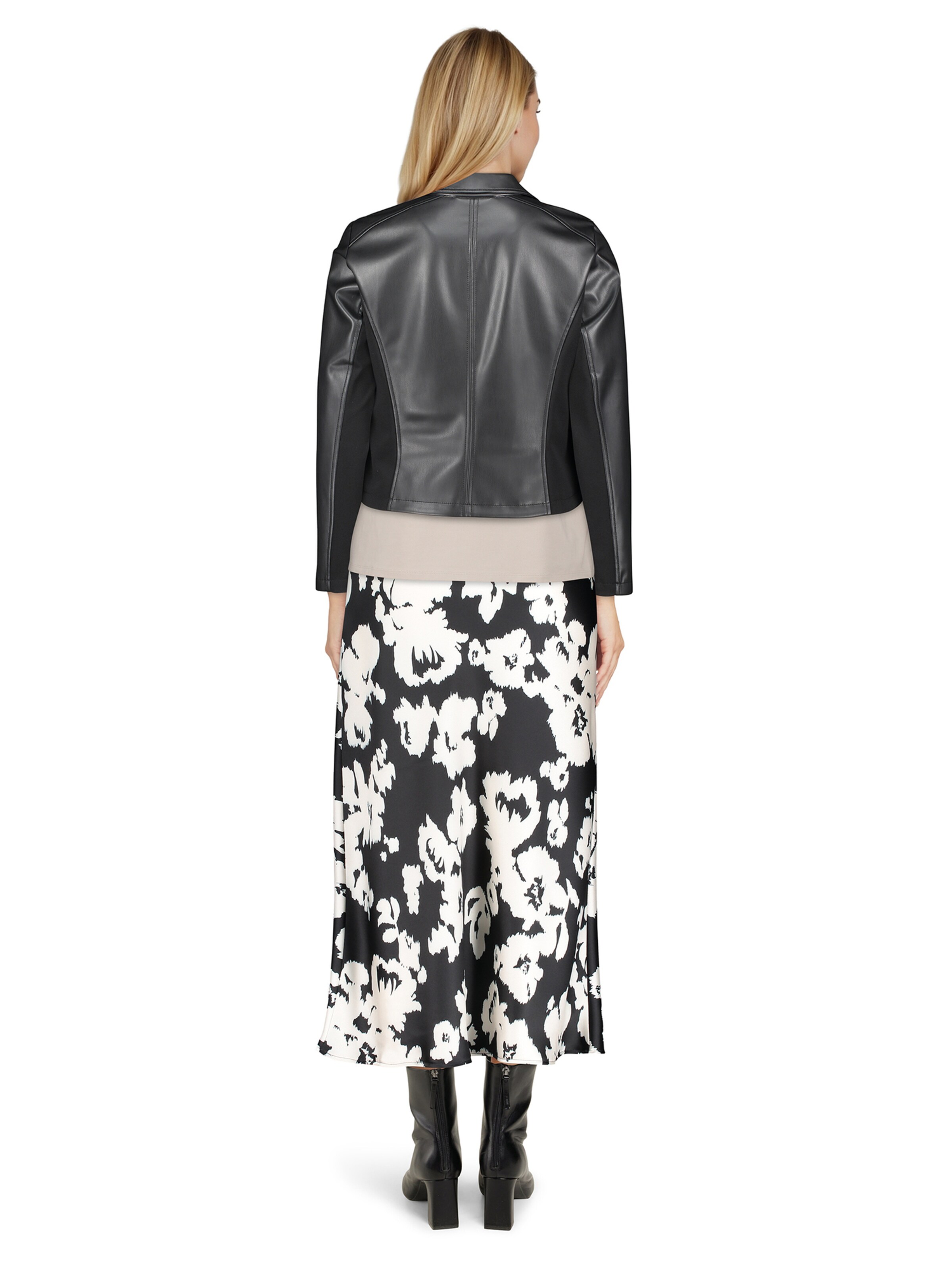 Betty Barclay Skirt in Black