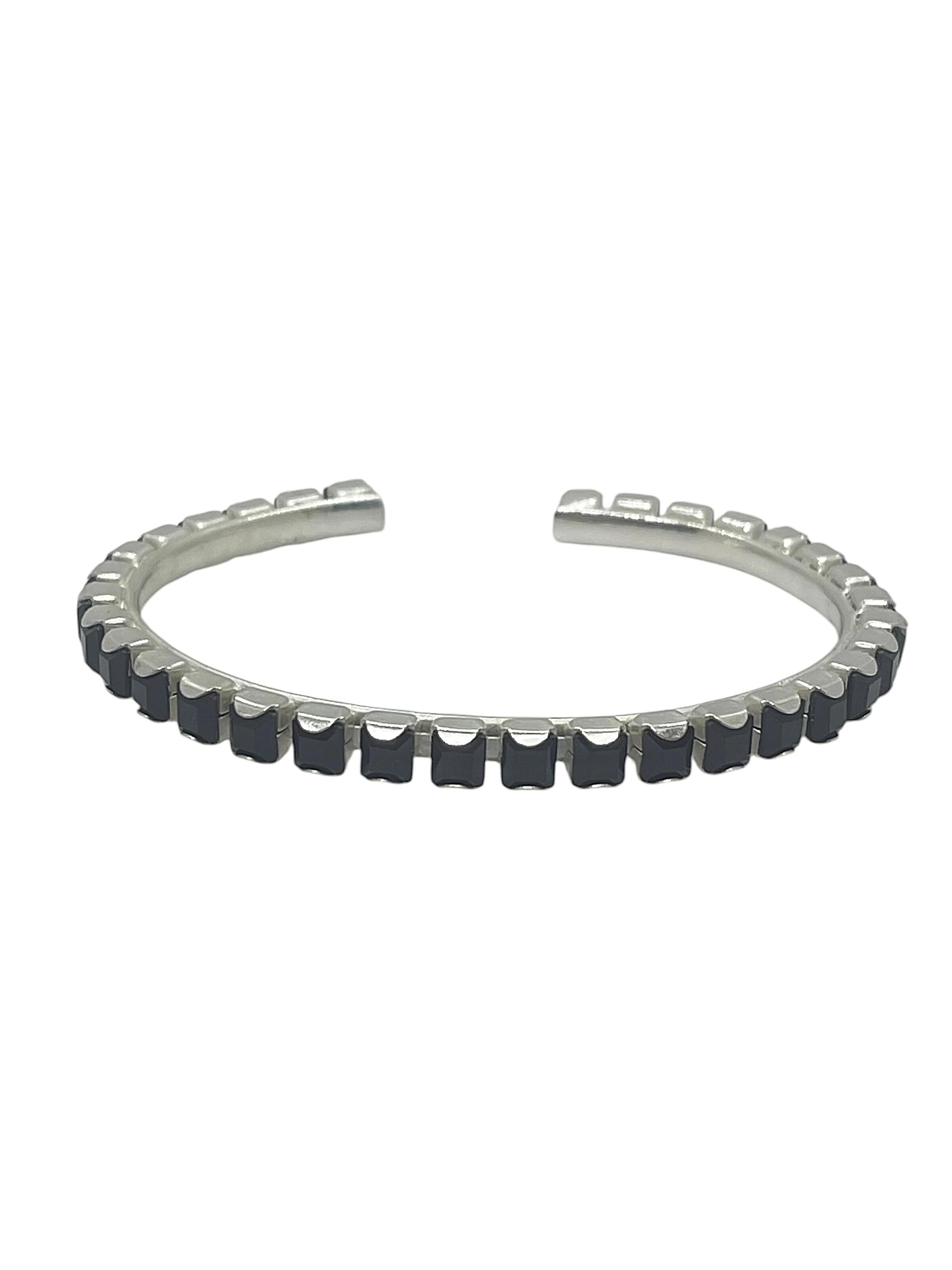 Bracelet 'Line bracelet, silver, with black crystals' Gloria Mago en argent : devant
