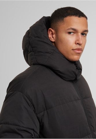 Urban Classics Übergangsjacke in Schwarz