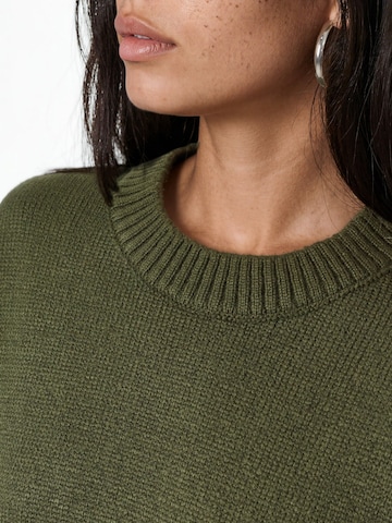 Hiccup Sweater in Green