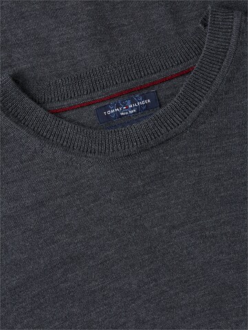 TOMMY HILFIGER Pullover in Grau
