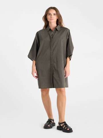 Robe-chemise 'Suzan' Le Temps Des Cerises en vert : devant