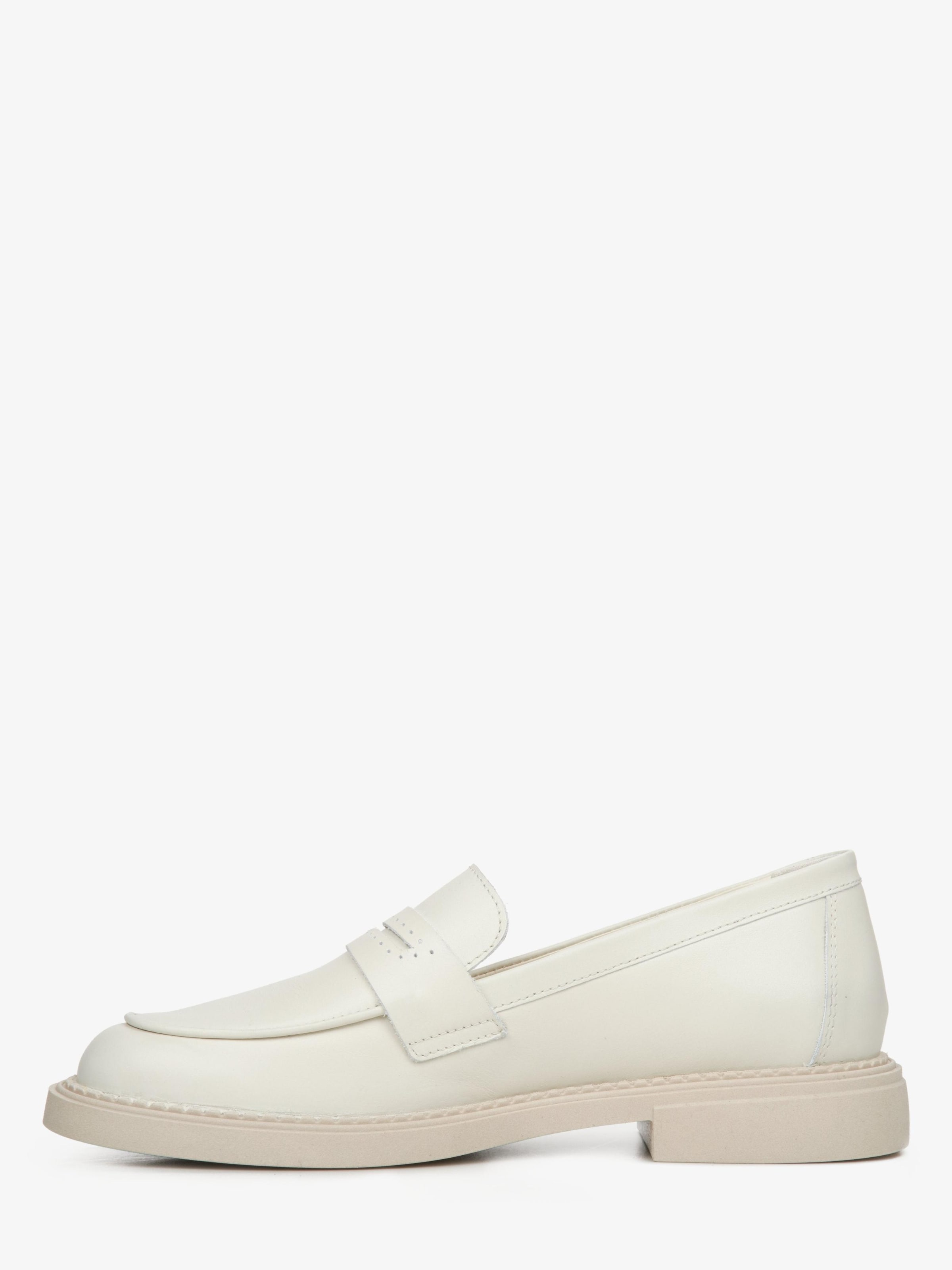 Estro Moccasins '09-3057' in Beige: front