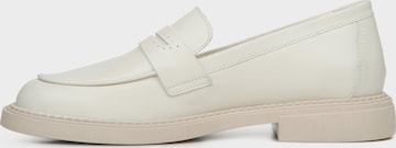 Estro Moccasins '09-3057' in Beige: front