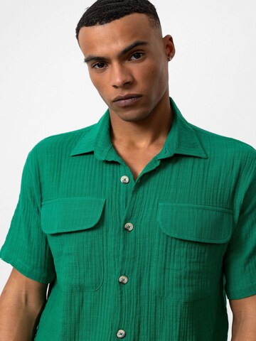 Antioch Regular fit Button Up Shirt in Green