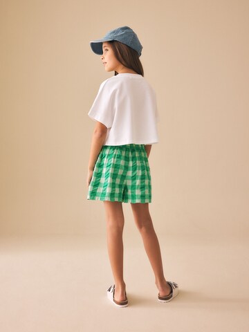 Next Regular Shorts in Grün