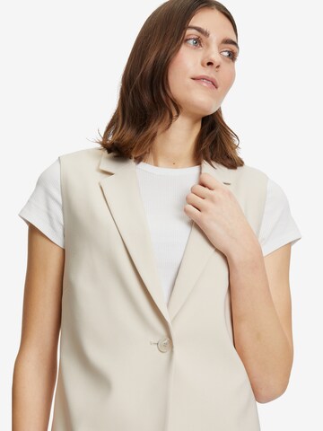 Betty Barclay Vest in Beige