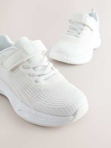 Sneaker di Next in bianco
