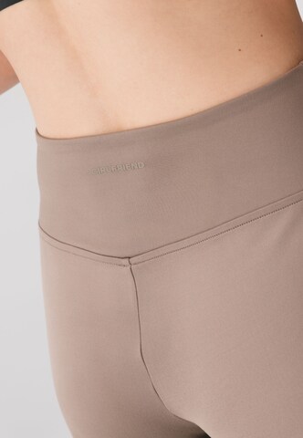 Wide leg Pantaloni sportivi 'Jada' di Girlfriend Collective in marrone