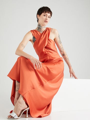 SWING - Vestido de noche en naranja