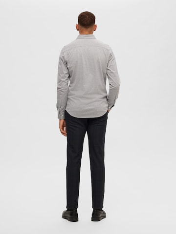 SELECTED HOMME Regular Fit Skjorte 'BOND' i grå