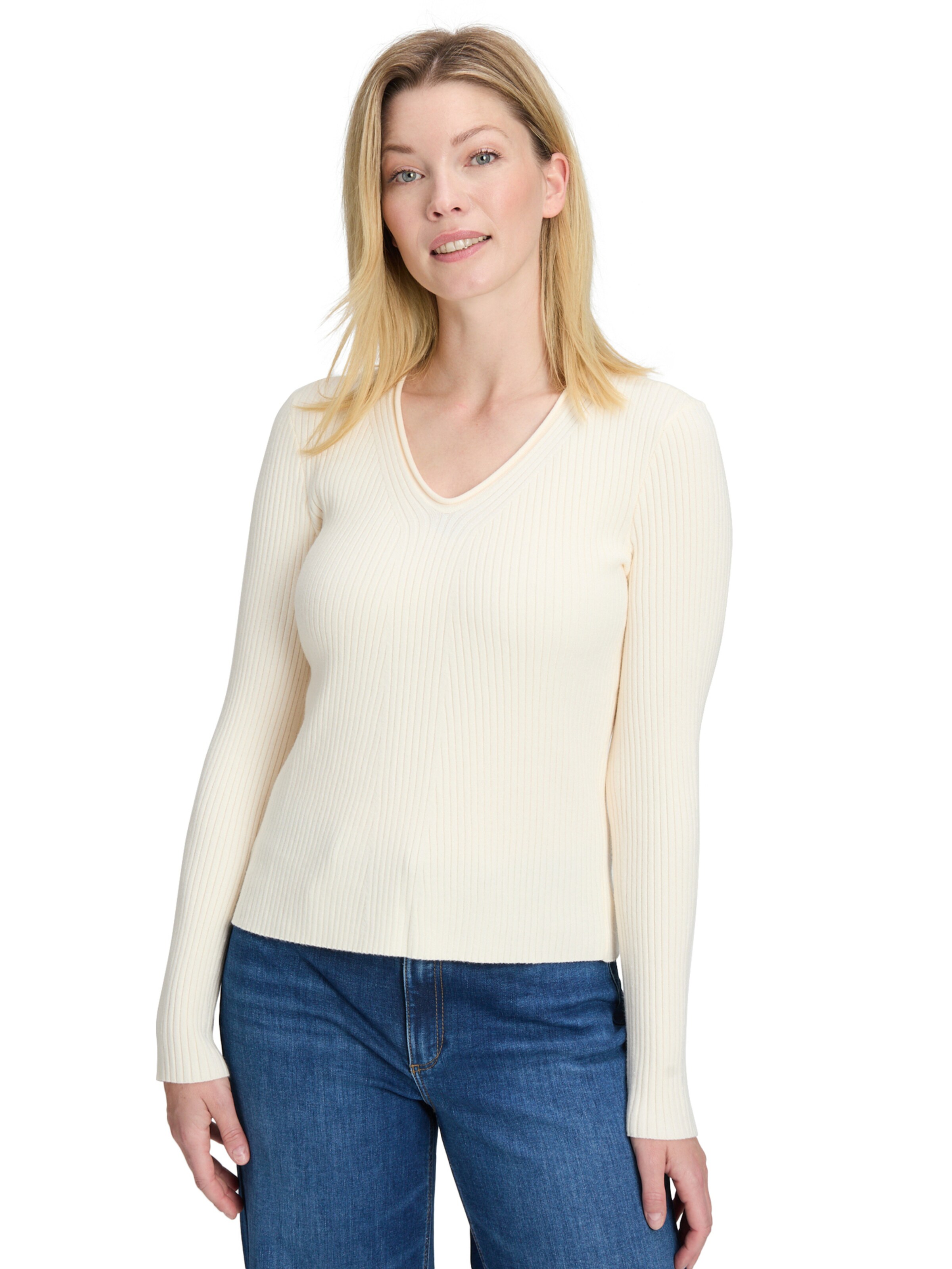 Betty Barclay Sweater in Beige: front